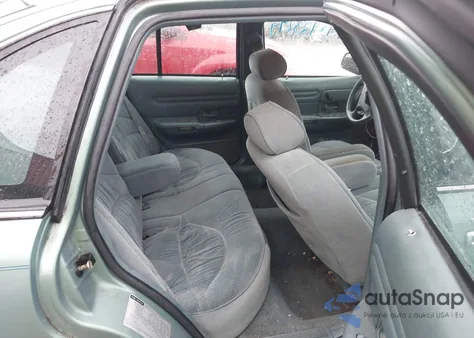 1997 Ford Crown Victoria Lx z USA, uszkodzony, nr VIN 2FALP74W2VX174070